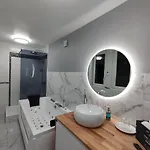 Groom - Jacuzzi & Champagne *