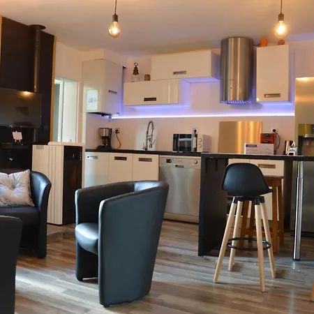 Groom - Jacuzzi & Champagne Apartment Epernay