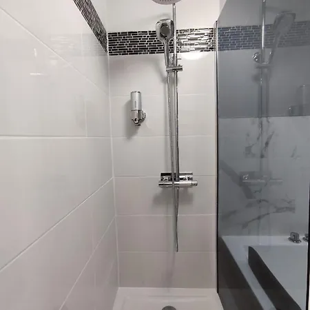 Apartment Groom - Jacuzzi & Champagne *