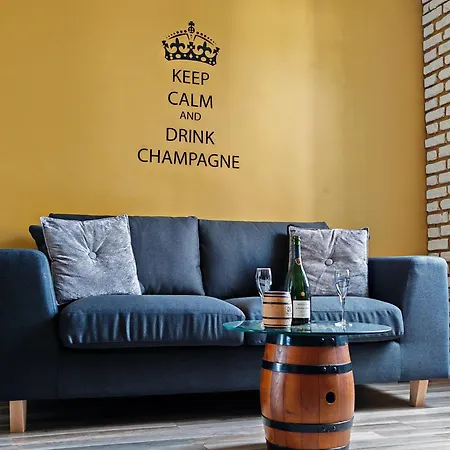 Groom - Jacuzzi & Champagne Appartement *