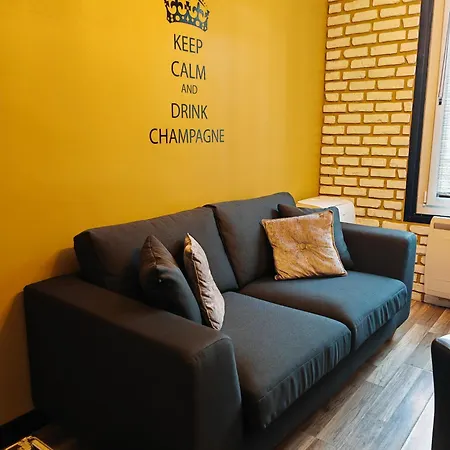 Groom - Jacuzzi & Champagne Apartment Epernay