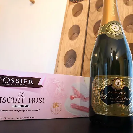 Groom - Jacuzzi & Champagne Lägenhet Épernay