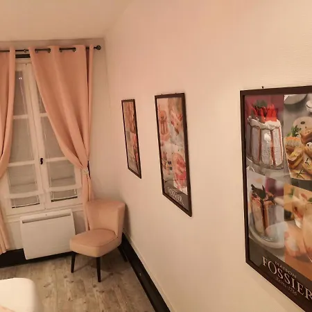 Groom - Jacuzzi & Champagne 에페르네이