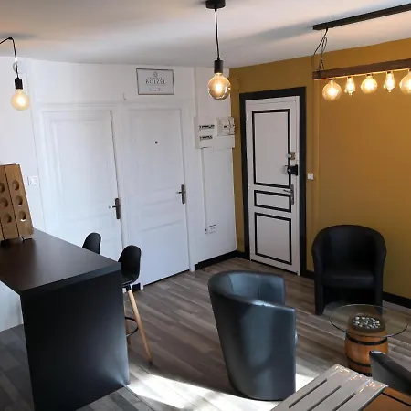Groom - Jacuzzi & Champagne Apartment Epernay