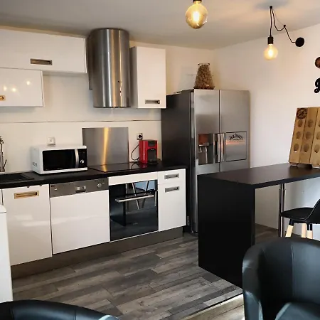 Groom - Jacuzzi & Champagne * Épernay