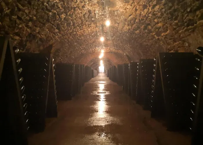 Groom - Jacuzzi & Champagne