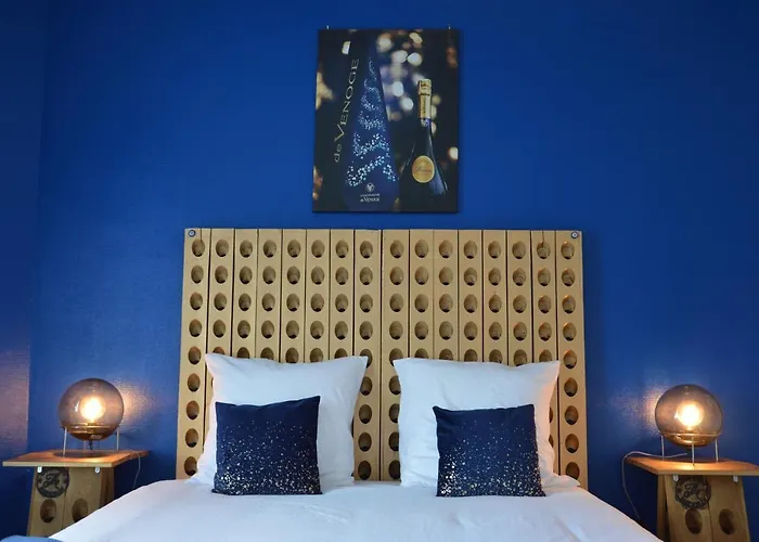 Groom - Jacuzzi & Champagne Lägenhet Épernay