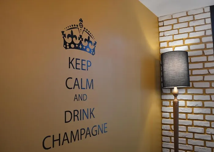 Apartment Groom - Jacuzzi & Champagne