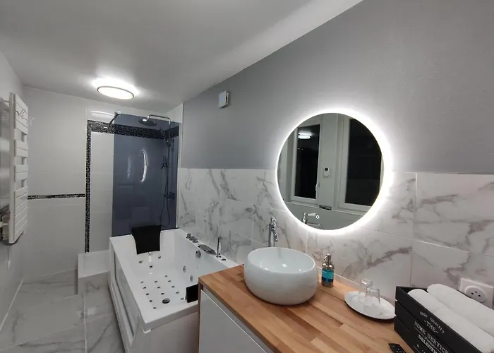 Groom - Jacuzzi & Champagne *