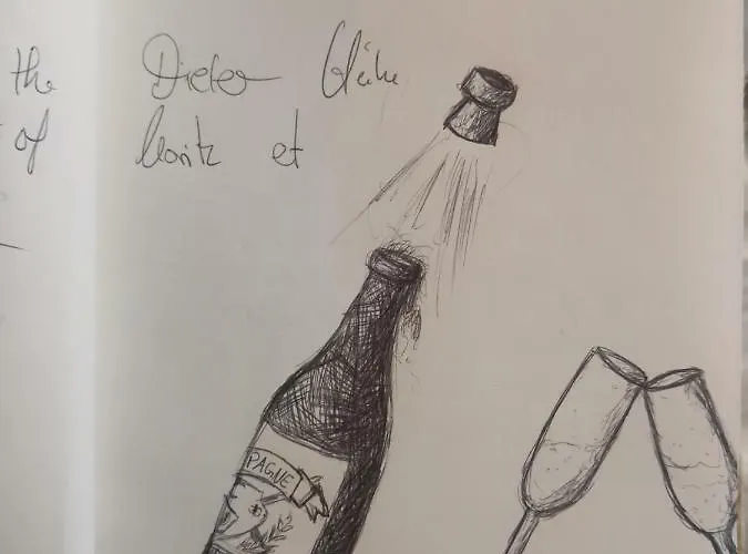 Groom - Jacuzzi & Champagne Apartment