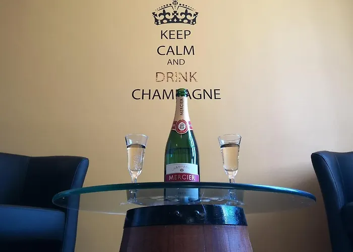 Groom - Jacuzzi & Champagne *