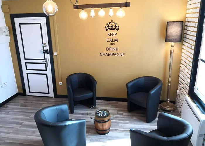 Groom - Jacuzzi & Champagne