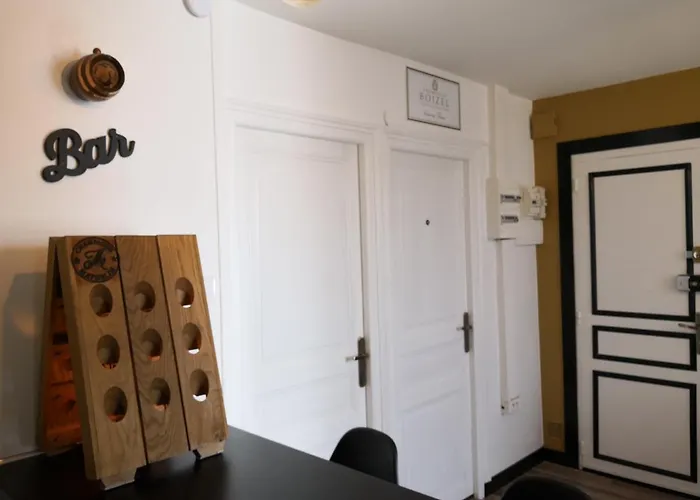 Groom - Jacuzzi & Champagne Apartman Épernay